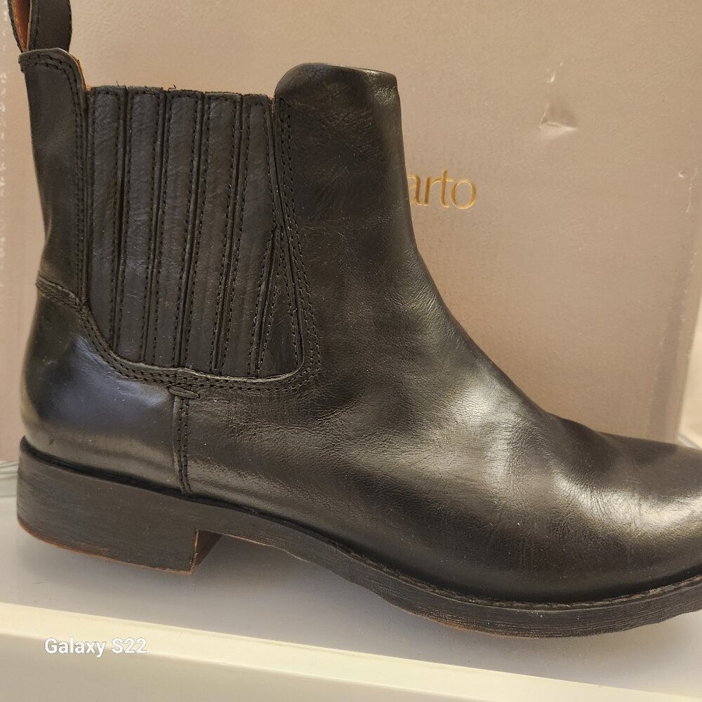 Franco Sarto Black "Linc" Leather Chelsea boots. NIB. Size 6